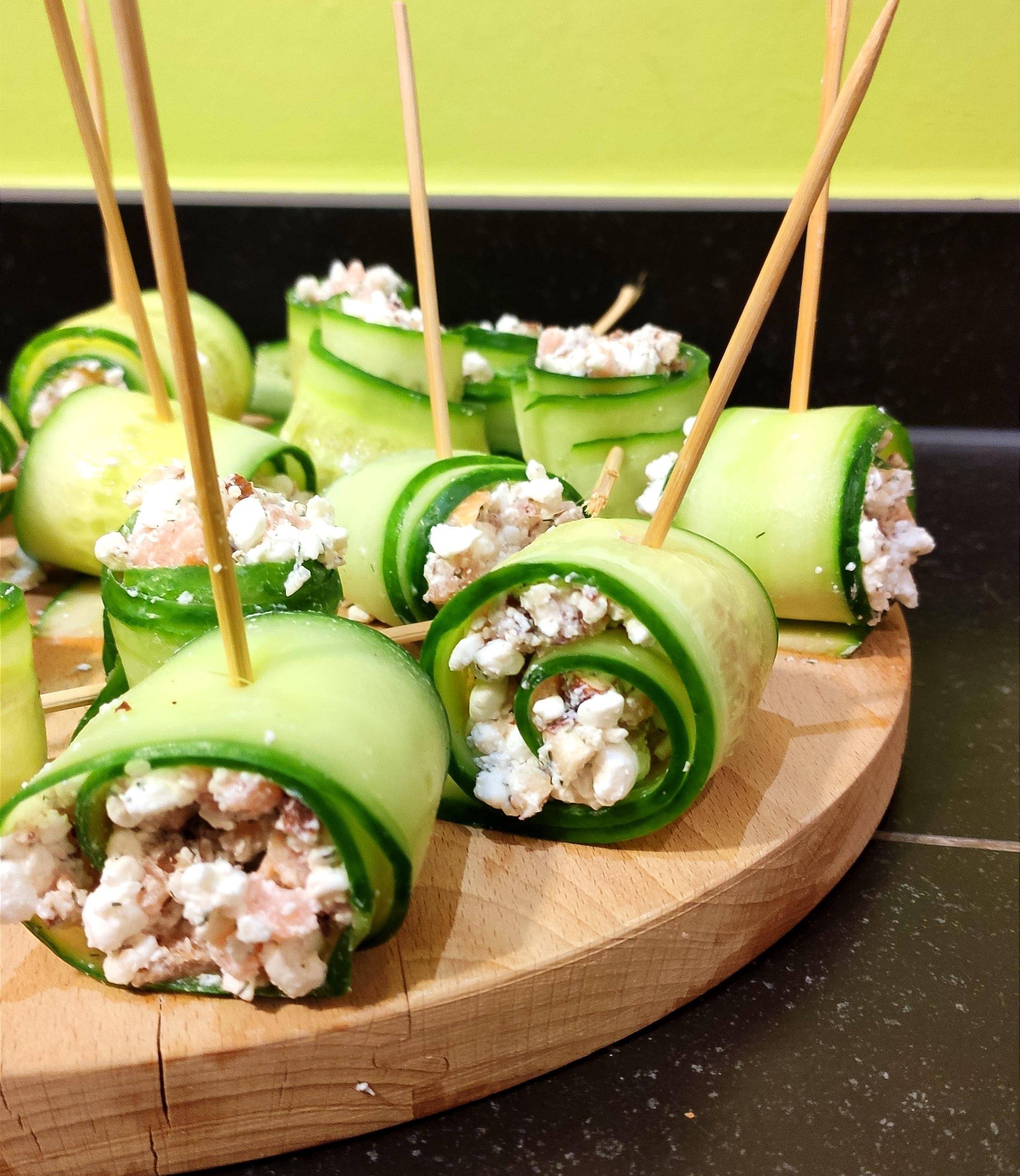 Hapklaaradvies - Komkommerrolletjes met gerookte zalm