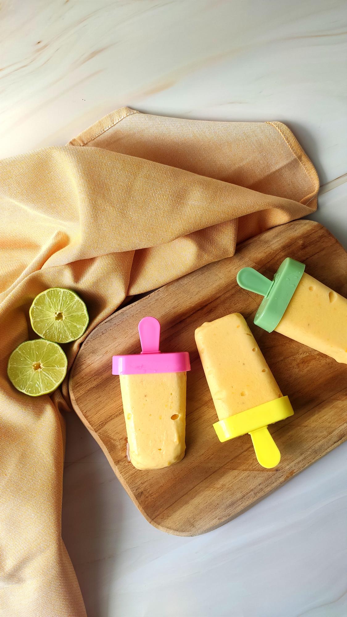 Mango-banaan yoghurtijsjes