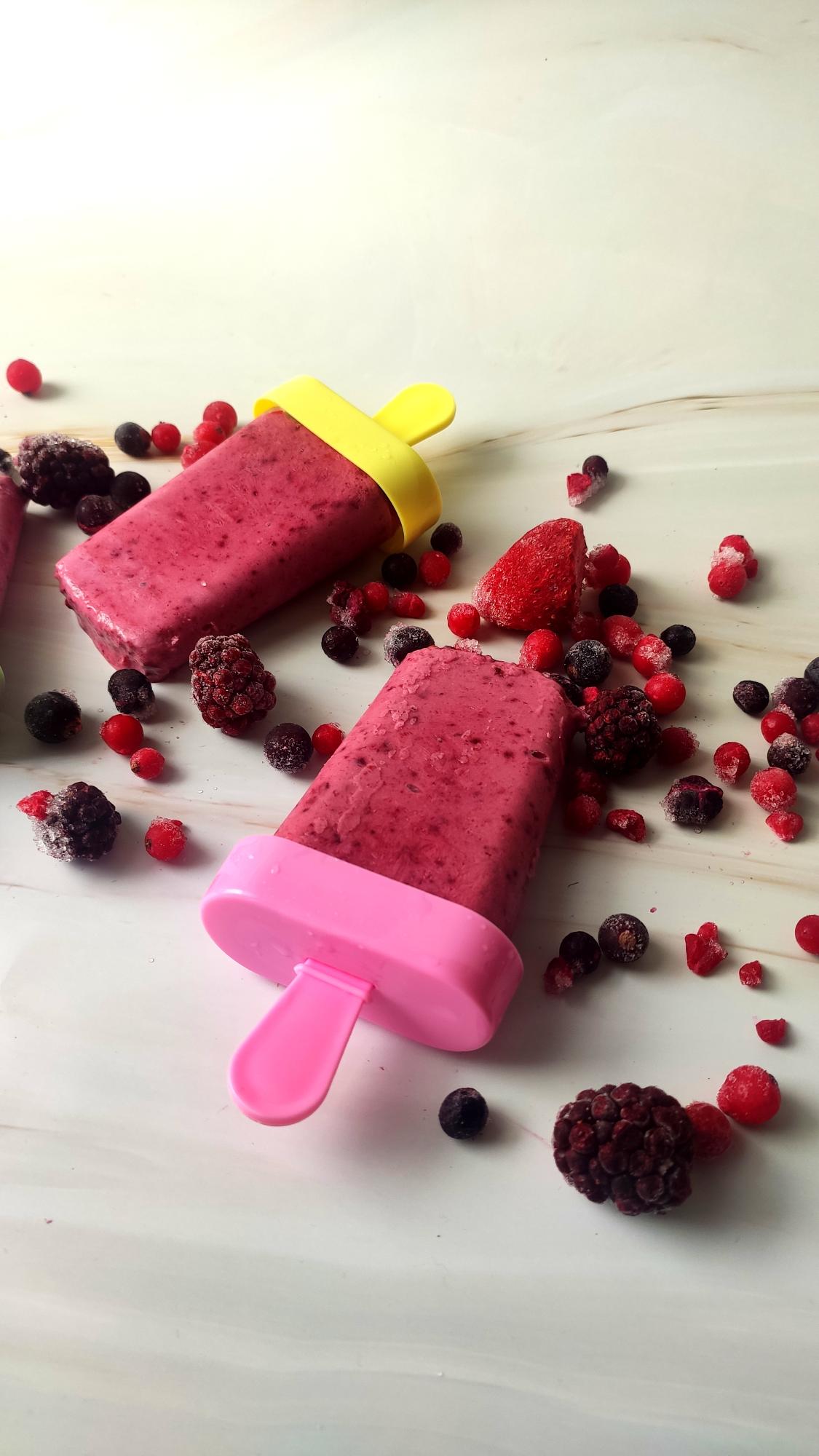 Bosvruchten-kokosmelk ijs 