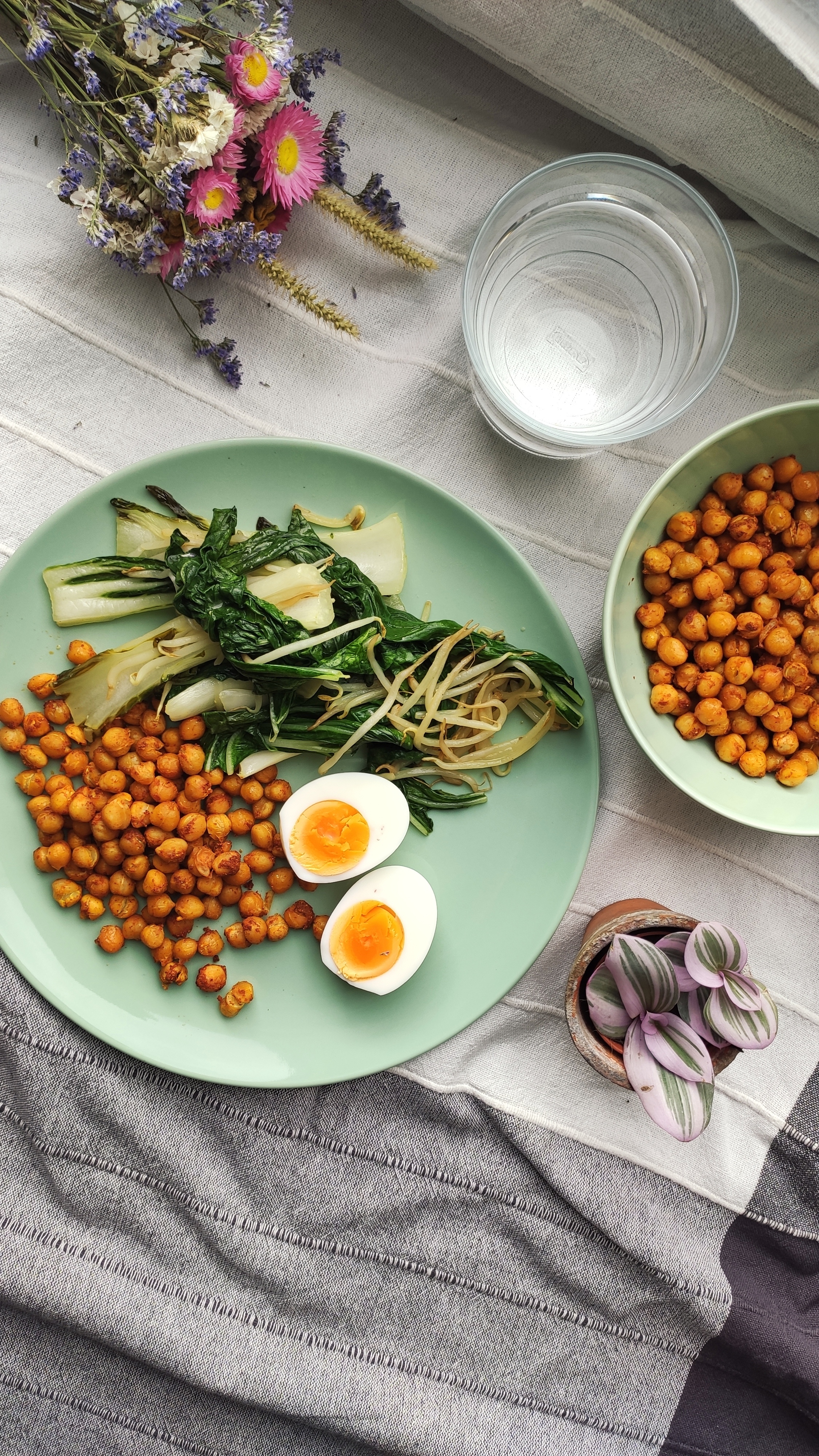 Hapklaaradvies - Spicy geroosterde kikkererwten met paksoi