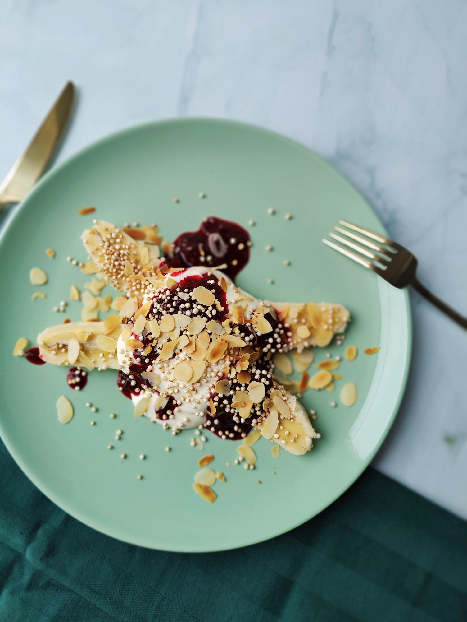 Breakfast banana split